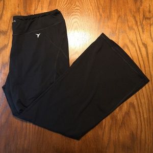 Old Navy Pants - Old Navy Bootcut Athletic Pants with Back Zipper Old Navy Pants - Old Navy Bootcut Athletic Pants with Back Zipper